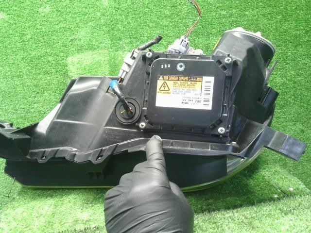 ８６ DBA-ZN6 右ヘッドランプ　右ヘッドライト　運転席側　HID　SU003-02548 自社品番250037