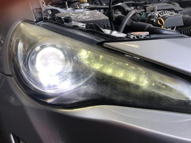 ８６ DBA-ZN6 右ヘッドランプ　右ヘッドライト　運転席側　HID　SU003-02548 自社品番250037