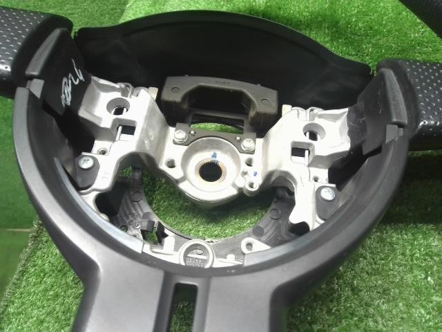 ８６ DBA-ZN6 ステアリングホイール ハンドル SU003-00843 自社品番250037