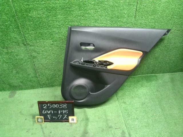 6AA-P15 キックス  右リア ドアトリム 内張り 運転席側後ろ  自社品番250038