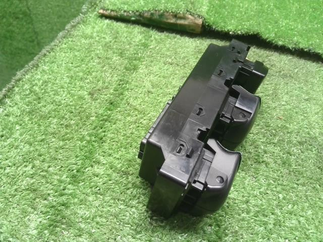 6AA-P15 キックス  パワーウインドウスイッチ  PWスイッチ　マスタスイッチ　自社品番250038