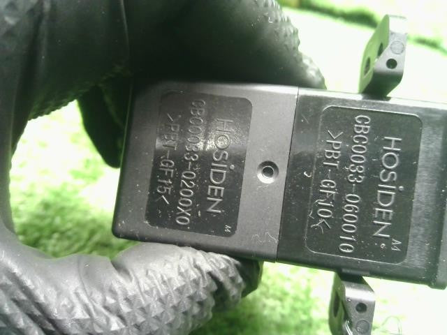 6AA-P15 キックス USBポート コンソール リア側 HOSIDEN 自社品番250038