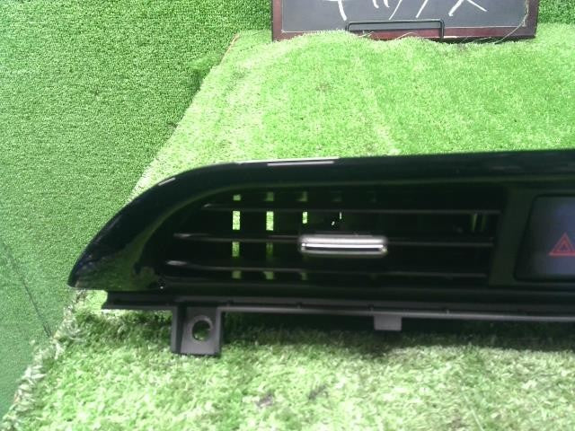 6AA-P15 キックス センターエアコン吹出口 AC吹き出し口 ハザードスイッチ 自社品番250038