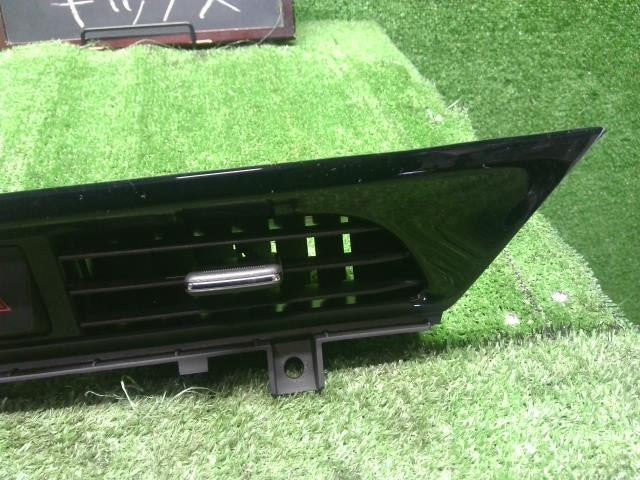 6AA-P15 キックス センターエアコン吹出口 AC吹き出し口 ハザードスイッチ 自社品番250038