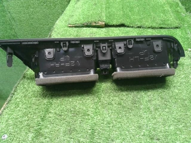 6AA-P15 キックス センターエアコン吹出口 AC吹き出し口 ハザードスイッチ 自社品番250038