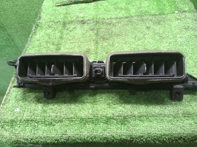 6AA-P15 キックス センターエアコン吹出口 AC吹き出し口 ハザードスイッチ 自社品番250038