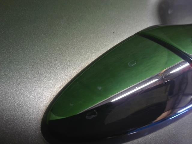 レクサス LS460 後期 DBA-USF40 右リアドア　運転席側後ろ　 67003-50060 自社品番250060　色1J7