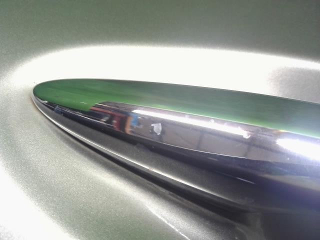 レクサス LS460 後期 DBA-USF40 左リアドア　助手席側後ろ 67004-50060 自社品番250060　色1J7