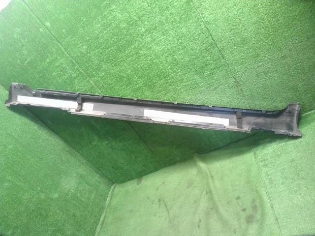 レクサス LS460 後期 DBA-USF40 右サイドステップ スポイラー 運転席側　75851-50914-B2 自社品番250060　色1J7