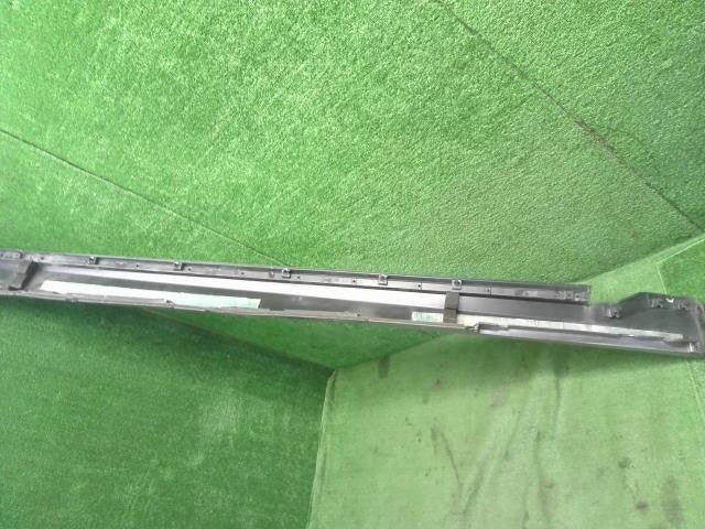 レクサス LS460 後期 DBA-USF40 左サイドステップ スポイラー 助手席側 75852-50913-B2 自社品番250060　色1J7