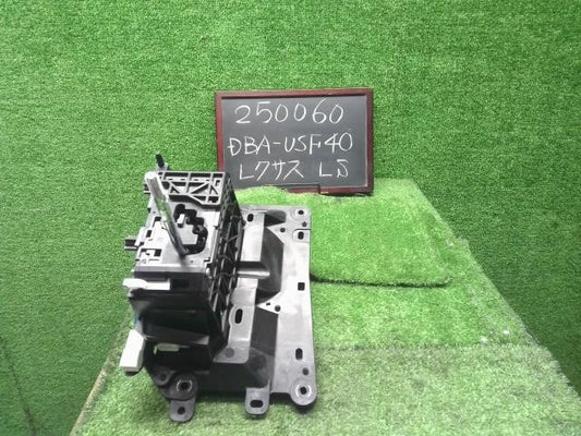 レクサス LS460 後期 DBA-USF40 シフトレバー セレクトレバー フロアシフト　33550-50570 自社品番250060