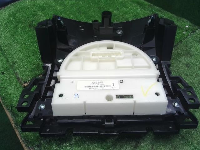 ノート DBA-E12 エアコンスイッチパネル オートACパネル　27500-3VS0B 自社品番250067