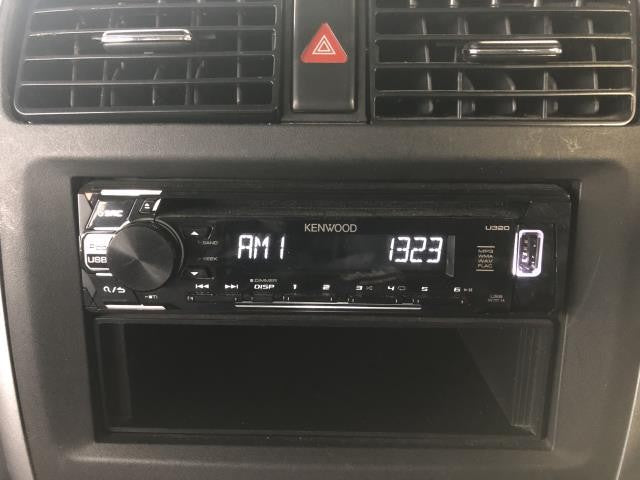 ジムニー JB23W外し ケンウッド　カーオーディオ  U320W　KENWOOD　自社品番250068