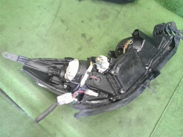 レガシィ DBA-BM9 左右 ヘッドランプ ヘッドライト 運転席 助手席 HID コイト100-20061　 84001AJ090 自社品番250071