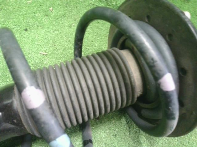 レガシィ DBA-BM9 右フロント　ストラット　ショック　スプリング　バネ　運転席側 20310AJ020 自社品番250071