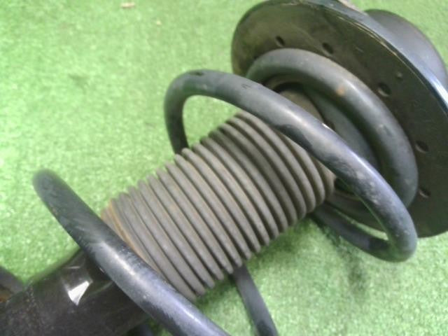 レガシィ DBA-BM9 左フロントストラット ショック　バネ　スプリング　助手席側　20310AJ030 カヤバ　自社品番250071