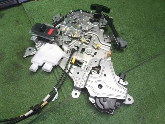 フリード DAA-GP3 左リアドアロックソレノイド 左Rドアロック 助手席側 72655-SYY-003 自社品番250073