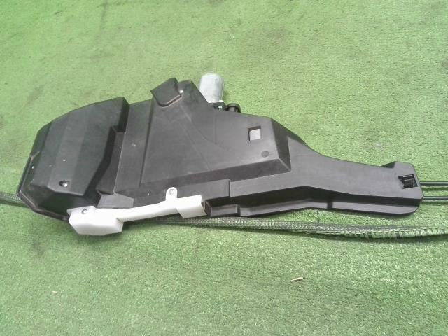 フリード DAA-GP3 左リアドアロックソレノイド 左Rドアロック 助手席側 72655-SYY-003 自社品番250073