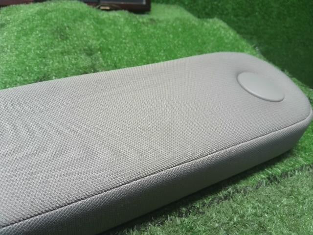 フリード DAA-GP3 アームレスト フロント右側 81180-SYY-J11ZE 自社品番250073