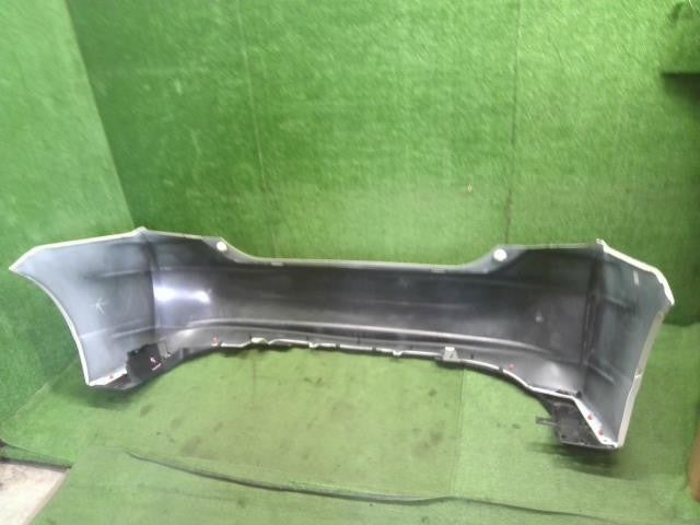 プリウス DAA-ZVW30 リアバンパー　 52159-47060-A1 自社品番250076 色:070