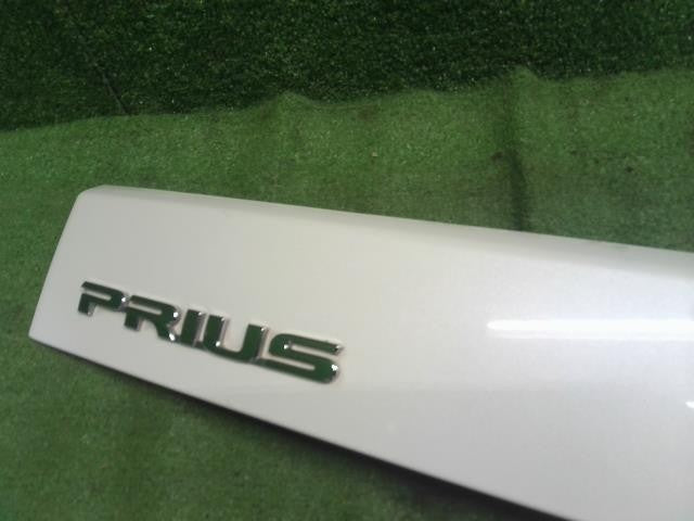 プリウス DAA-ZVW30 バックドアガーニッシュ　リクエストスイッチ付 76801-47070-A1 自社品番250076
