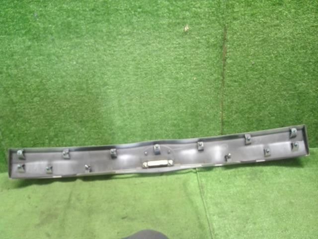 プリウス DAA-ZVW30 バックドアガーニッシュ　リクエストスイッチ付 76801-47070-A1 自社品番250076