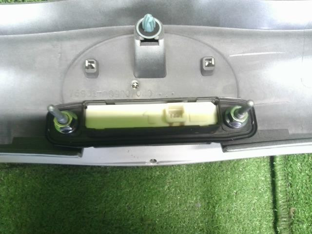 プリウス DAA-ZVW30 バックドアガーニッシュ　リクエストスイッチ付 76801-47070-A1 自社品番250076