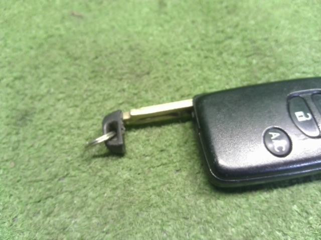 プリウス DAA-ZVW30 キーレス　スマートキー　鍵　89904-47160 自社品番250076