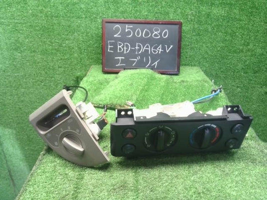 エブリィ EBD-DA64V エアコンスイッチパネル ACスイッチパネル マニュアルA/C 74400-68H50-P4Z 自社品番250080