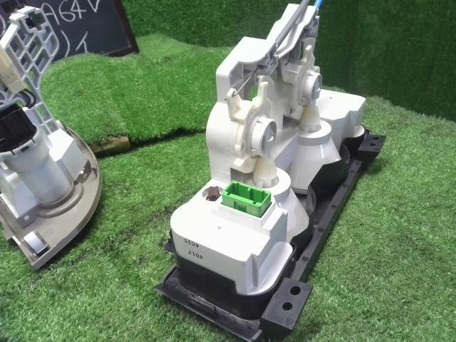 エブリィ EBD-DA64V エアコンスイッチパネル ACスイッチパネル マニュアルA/C 74400-68H50-P4Z 自社品番250080