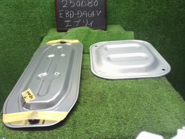 エブリィ EBD-DA64V 荷室カバー フタ 2枚セット 75480-68H00 自社品番250080