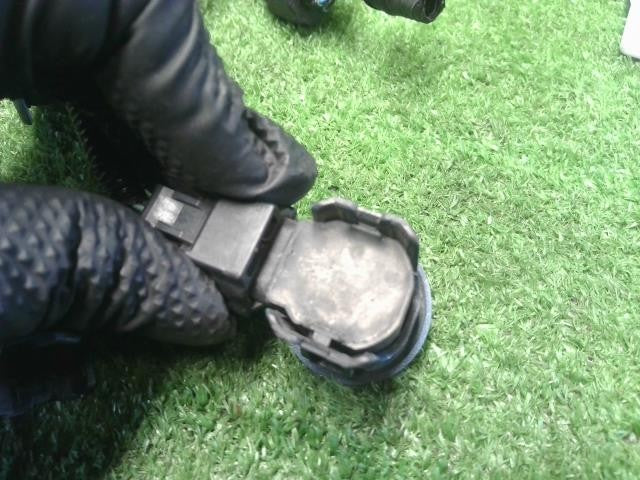 ノート DBA-E12 リア　ソナー　4個 B8501-CN70A 自社品番250082