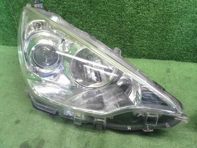 アクア DAA-NHP10 左ヘッドランプ　右ヘッドライト　コイト52-244　運転席側　助手席側 81150-52E61 自社品番250083