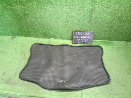 アクア DAA-NHP10 ラゲッジマット  自社品番250083