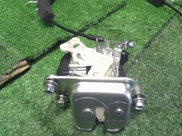 パッソ DBA-KGC35 トランク・バックドアロック 69350-B1070 自社品番250084