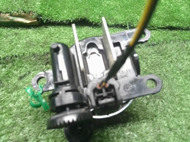 ルークス 4AA-B48A 右フォグランプ 右フォグライト　運転席側　Valeo　F1-01R　26150-8990E 自社品番250086　品番参考程度クレーム対象外