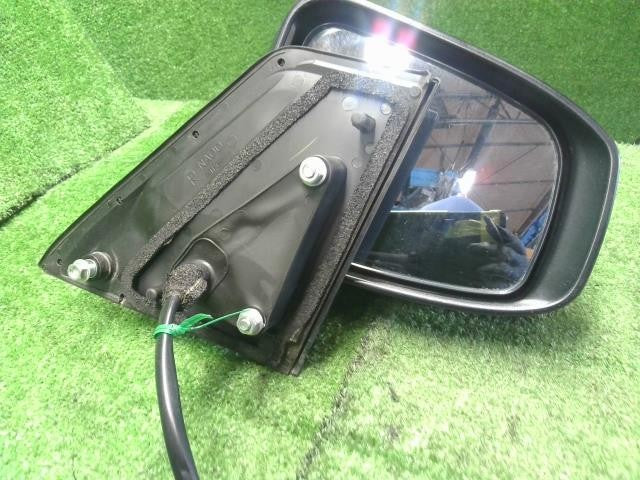 ルークス 4AA-B48A 右 運転席 ドアミラー  サイドミラー　ウィンカー　イシザキ538　自社品番250086　色P26