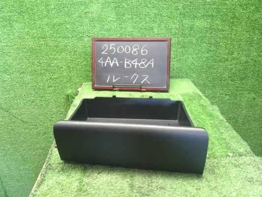 ルークス 4AA-B48A グローブBOX 上側 自社品番250086
