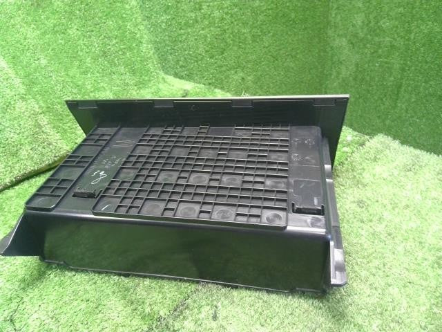 ルークス 4AA-B48A グローブBOX 上側 自社品番250086