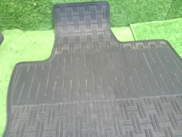 NV150 ＡＤ DBF-VY12 日産純正 フロアマット  1台分 ロゴ入 自社品番250087