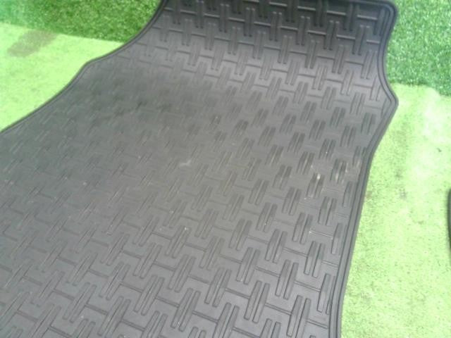 NV150 ＡＤ DBF-VY12 日産純正 フロアマット  1台分 ロゴ入 自社品番250087