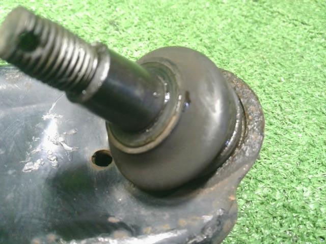 タントエグゼ DBA-L455S 左フロントロアアーム 助手席側 48069-B2041 自社品番250089