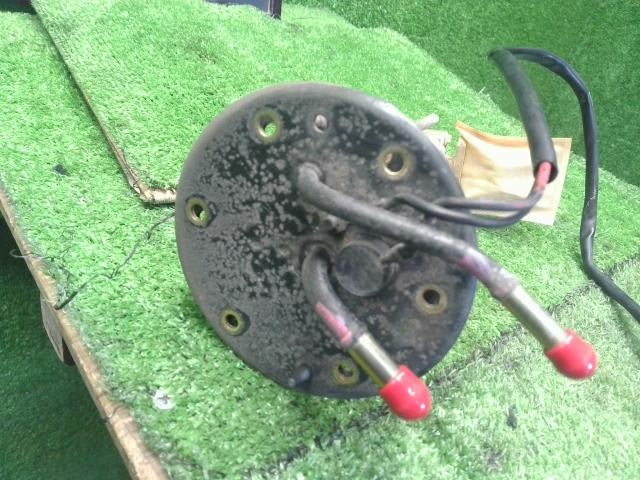 エブリィ V-DE51V フューエルポンプ タンク内燃料ポンプ 15100-57F00 自社品番250092