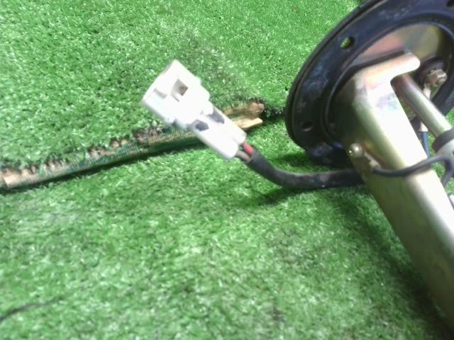 エブリィ V-DE51V フューエルポンプ タンク内燃料ポンプ 15100-57F00 自社品番250092