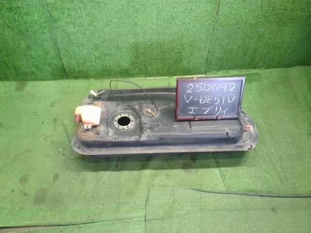 エブリィ V-DE51V フューエルタンク ポンプ欠品　89101-51F01 自社品番250092