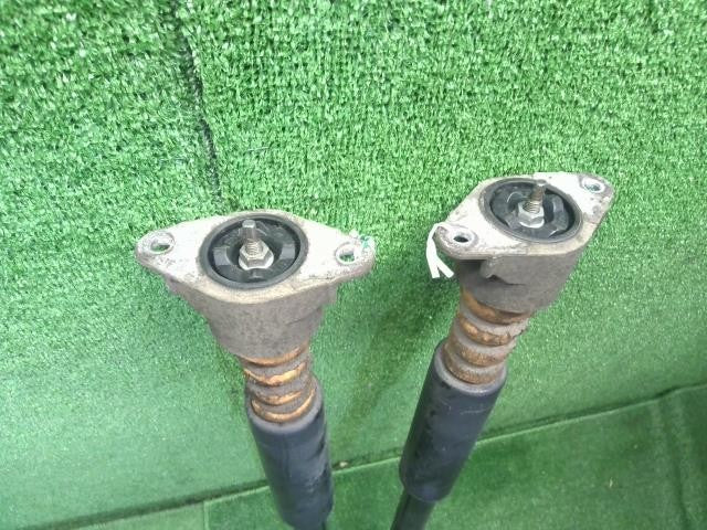 ベリーサ DBA-DC5W リアショック左右　スプリング　バネ D462-28-70X 自社品番250095