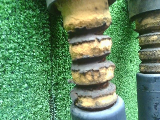 ベリーサ DBA-DC5W リアショック左右　スプリング　バネ D462-28-70X 自社品番250095