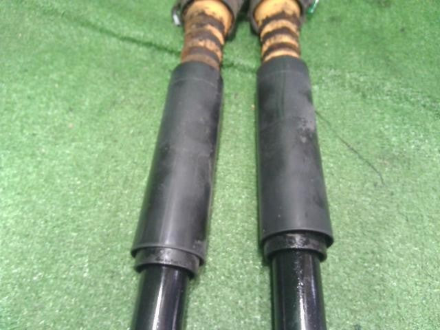 ベリーサ DBA-DC5W リアショック左右　スプリング　バネ D462-28-70X 自社品番250095