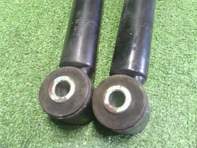 ベリーサ DBA-DC5W リアショック左右　スプリング　バネ D462-28-70X 自社品番250095