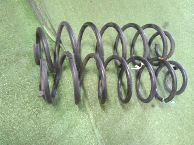 ベリーサ DBA-DC5W リアショック左右　スプリング　バネ D462-28-70X 自社品番250095